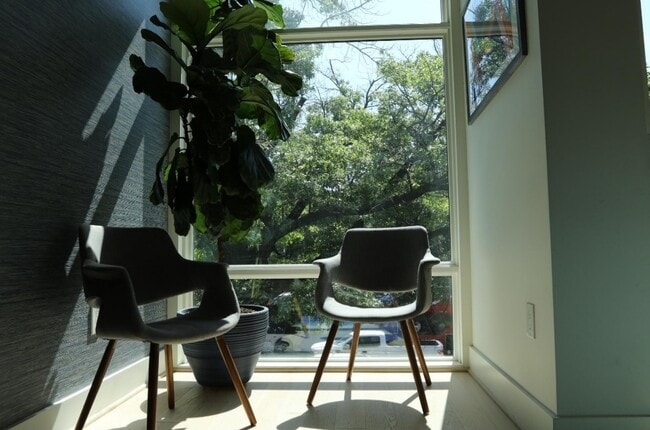Breakfast nook - 1510 N Capitol St NW Unit 201