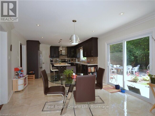 Photo - 1609 Pilgrims Way