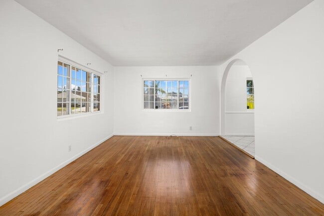 Photo - 4551 Maris Ave