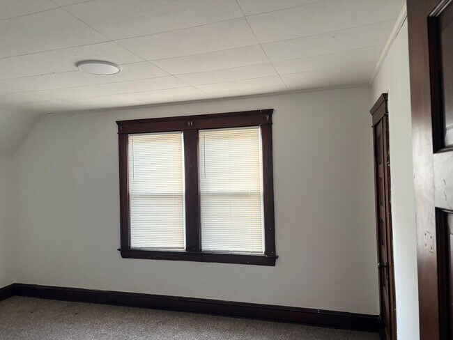 Photo - 10724 Morison Ave