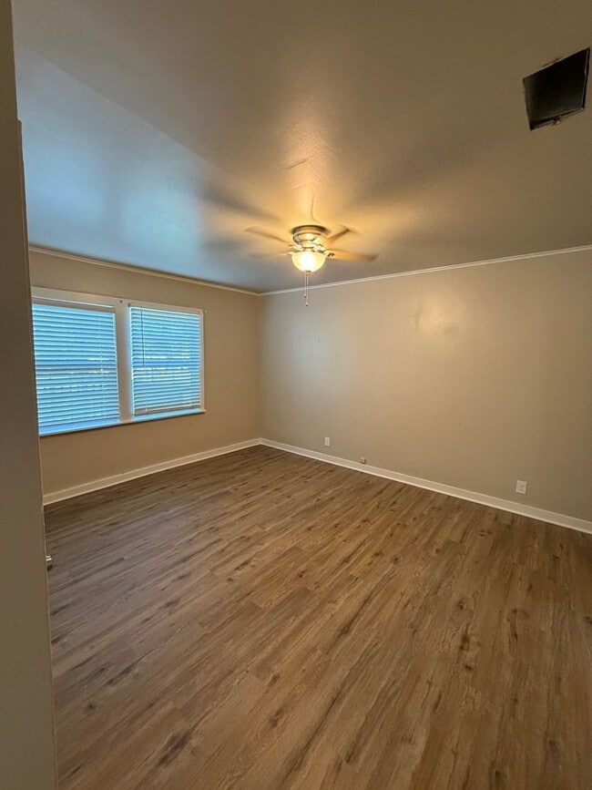 Photo - 3 Bedroom 1 Bath Home For Rent