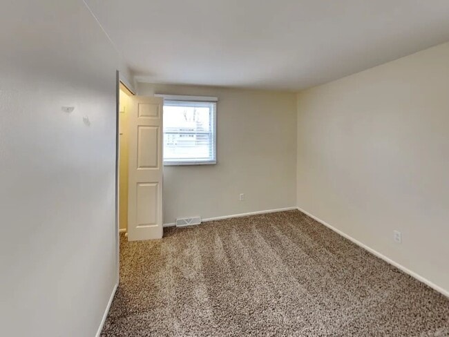 Photo - 333 E Center St