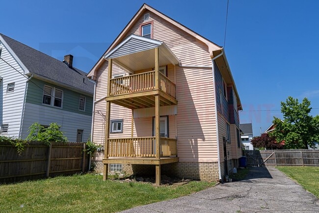 Photo - 3633 E 153rd St Unit Upper