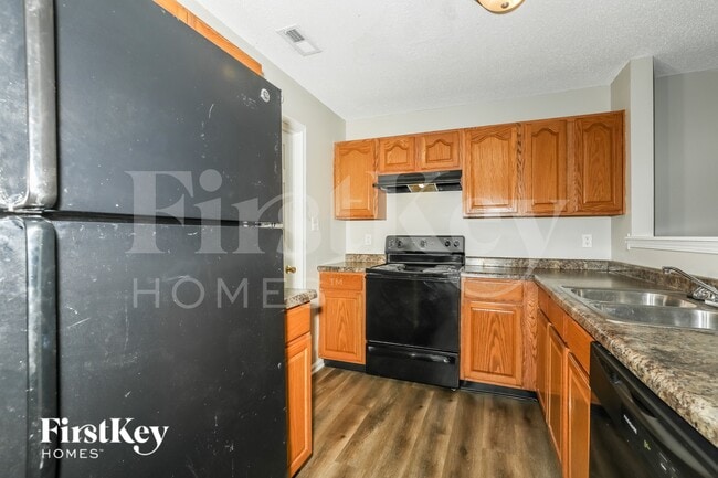 Photo - 1180 Crescent Dr