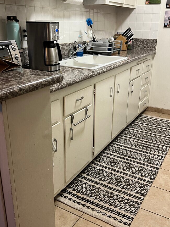 Photo - 531 N Kings Rd Unit 2