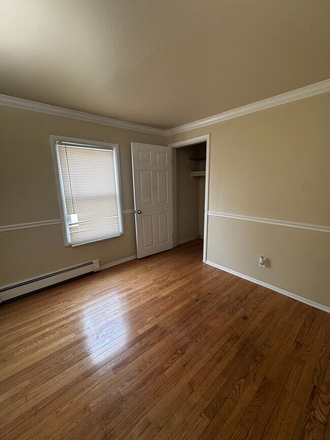 Room2 - 410 Washtenaw Ave