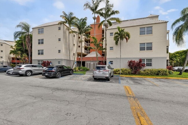 Building Photo - 8353 Lake Dr Unit 204