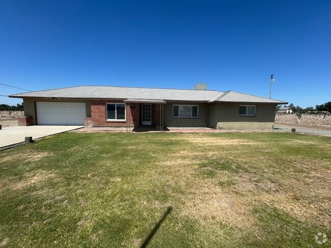 Building Photo - Country living and space! Rental