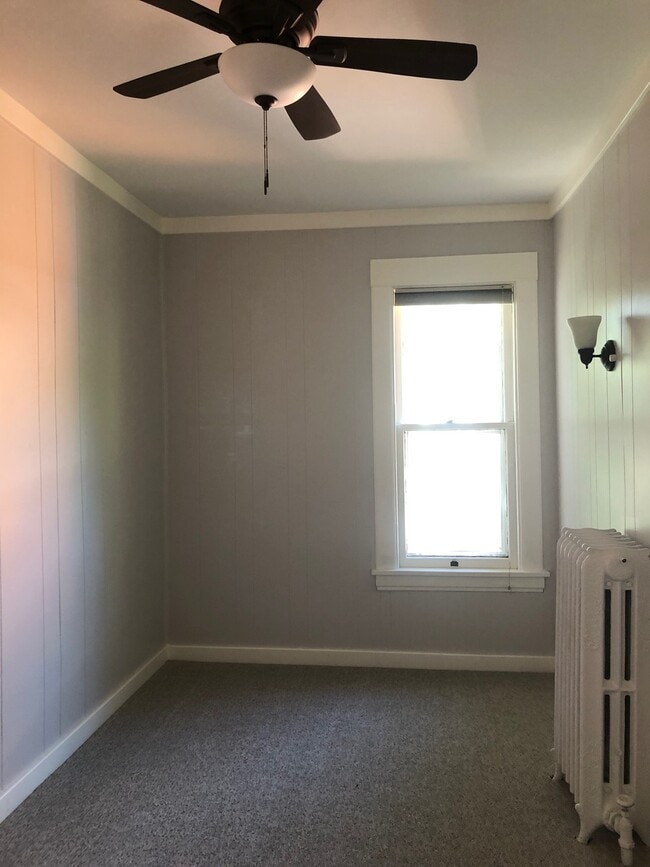 Building Photo - 1688 Dayton Ave Unit Apt 2