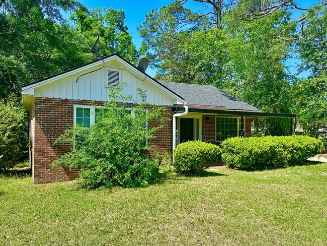 Photo - 1104 Williams St