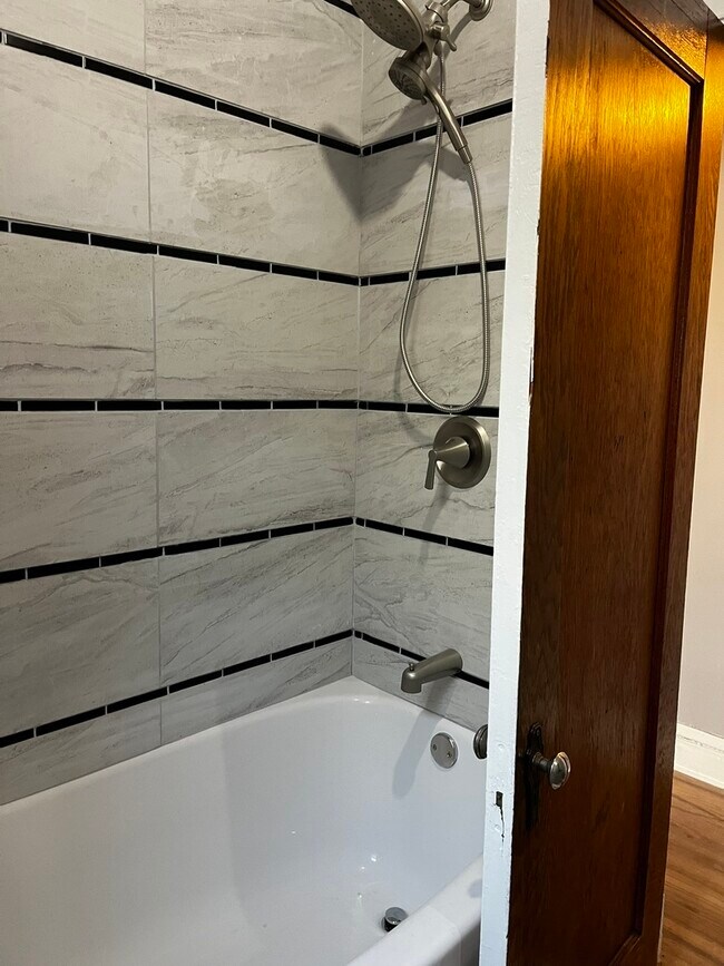 Photo - 1528 E 72nd St Unit 2