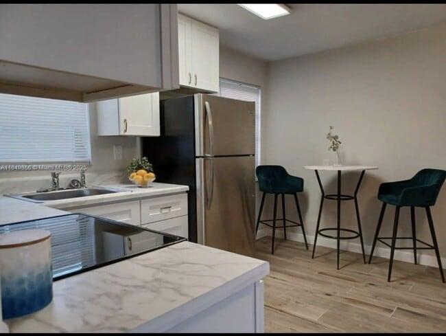 Building Photo - 721 NE 10th St Unit 2A Rental