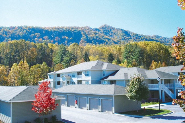 Balsam Mountain Apartments - Balsam Mountain Apartments