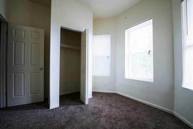 Photo - 327-29 S Central Park