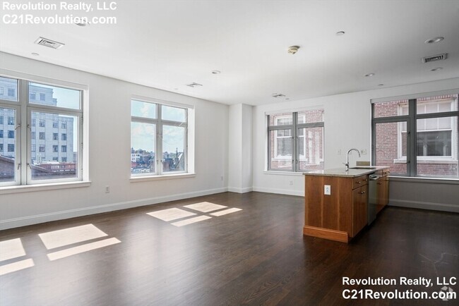 Building Photo - 425 Boylston St Unit 1-702 Rental