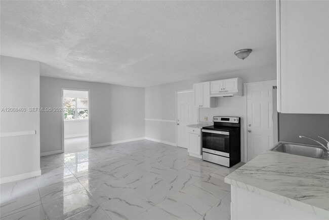 Photo - 632 SW 16th Ave