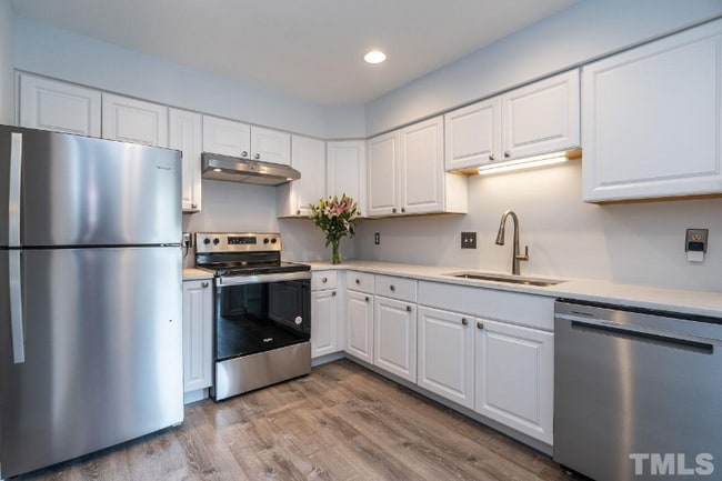 Building Photo - 250 S Estes Dr Rental