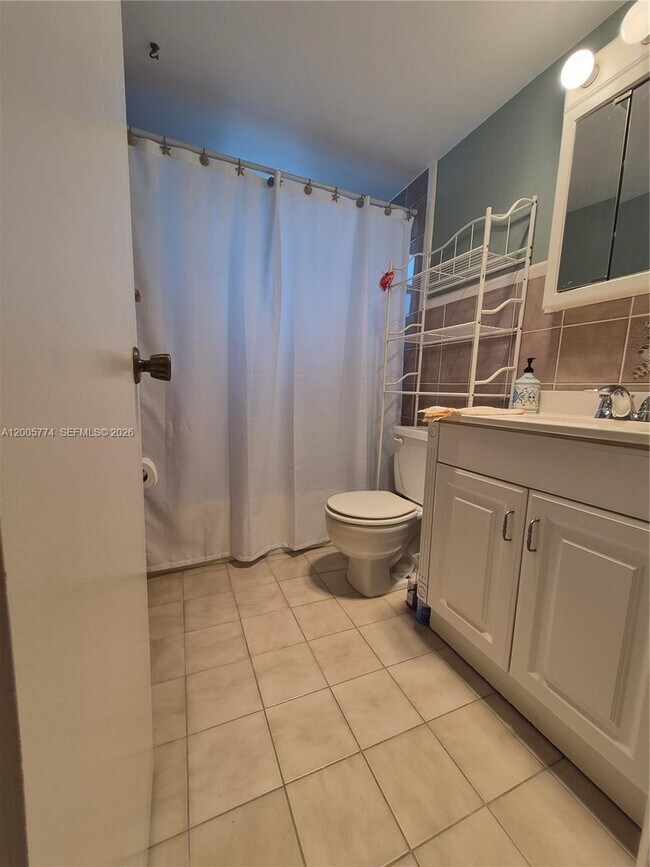 Photo - 415 NE 2nd St Unit 202