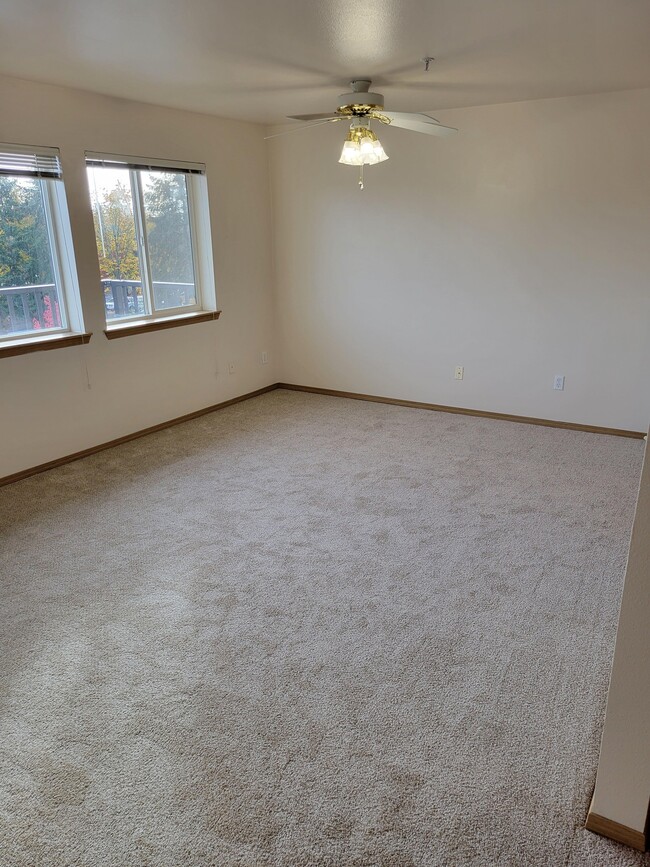 West Ridge Apartments