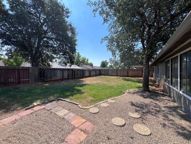 Great Neighborhood Updated 3 Bedroom 2 Bat... - Great Neighborhood Updated 3 Bedroom 2 Bat... House