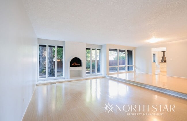 Photo - Charming One Level Home In The Four Seasons Neighborhood