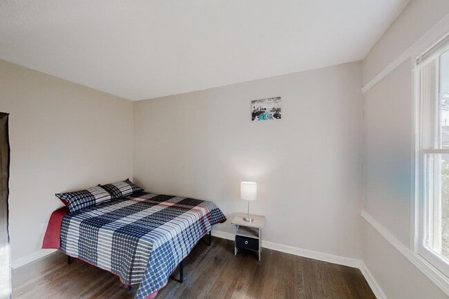 Building Photo - Hickory Hills Estates Home, a 8 minute walk to transit stop N Hairston Rd & 452