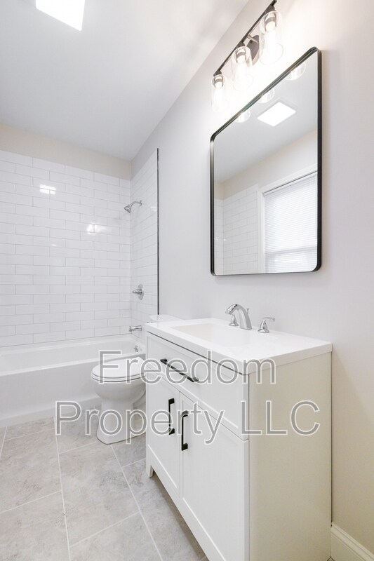 Photo - 120 Whiting St