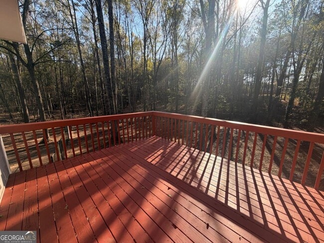 Photo - 212 Regal Way W