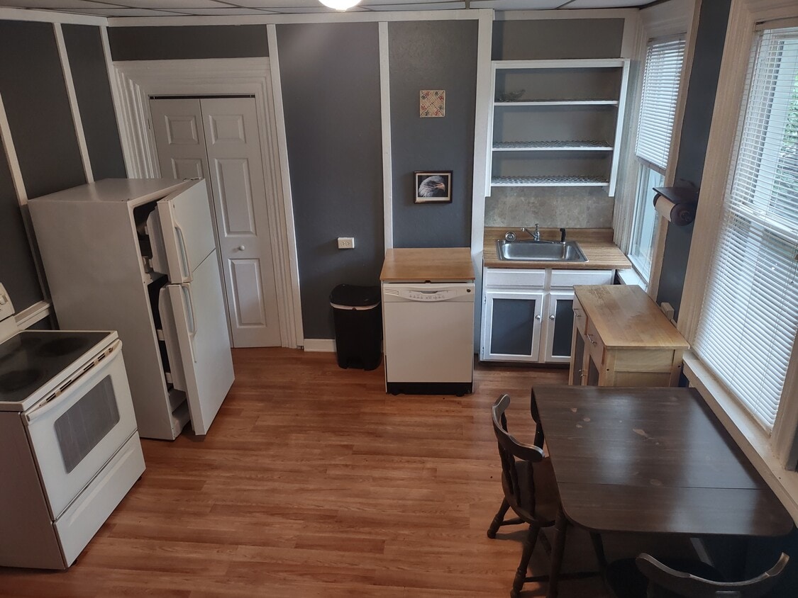 kitchen - 2719 Larkins Way (Pittsburgh, PA)
