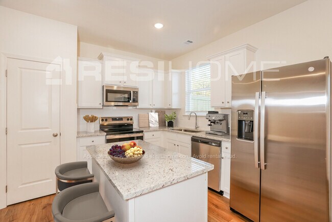 Photo - 5022 Vineyard Wy