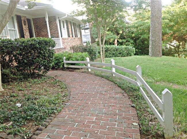 Photo - 410 Montevallo Dr NE