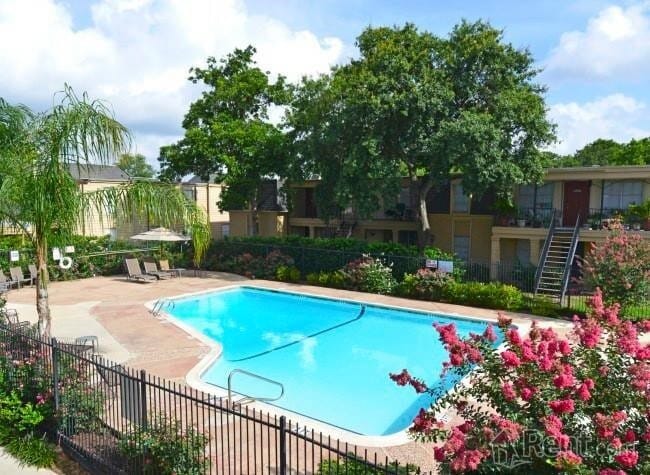 Photo - 10110 Westview Dr