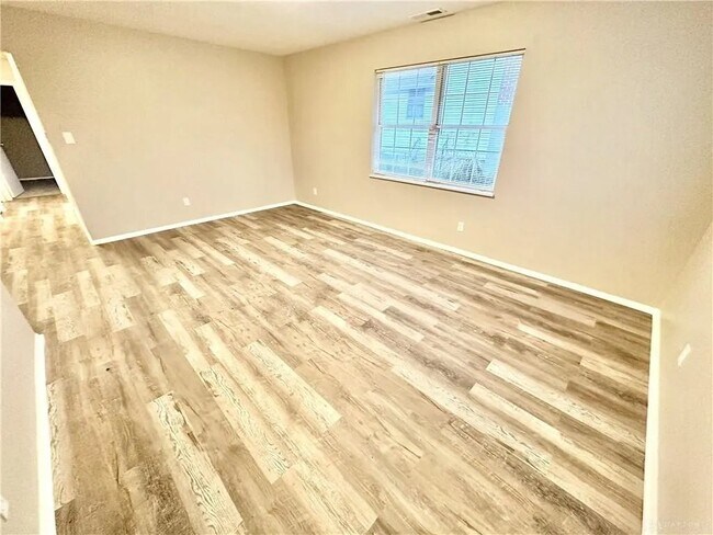 Photo - 309 Bridge St