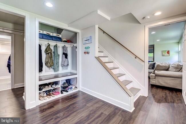 Photo - 7806 Jansen Dr