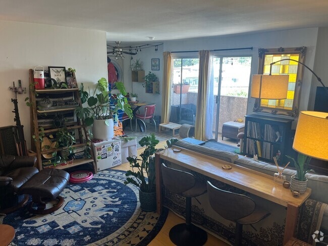 Building Photo - 5031 Denny Ave Unit 204 Rental