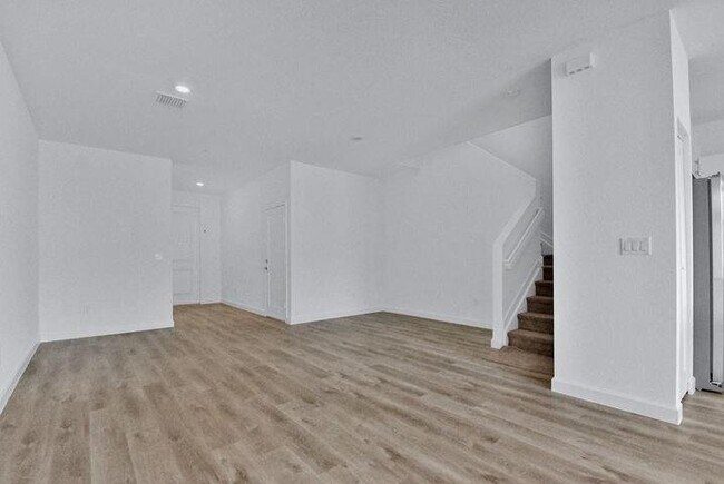 Photo - 4074 Highland Oaks Dr