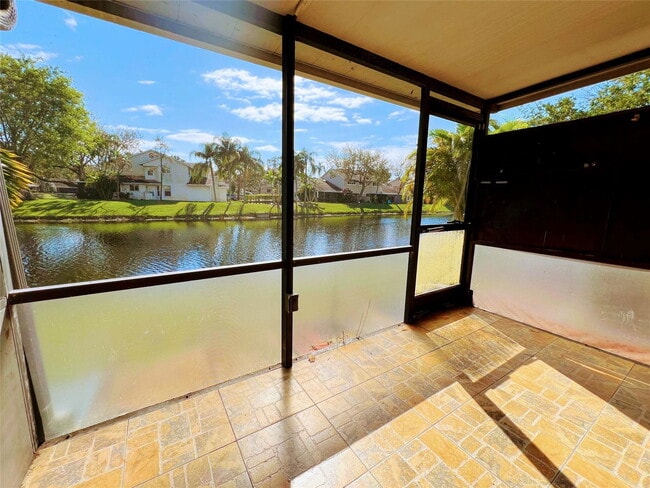 Photo - 2032 Discovery Cir W