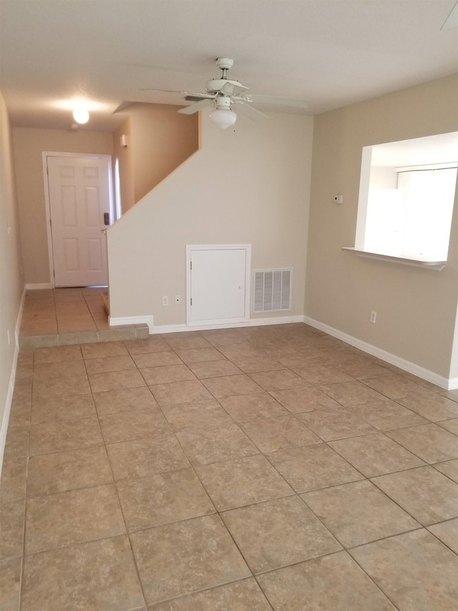 Photo - 411 Australian Way