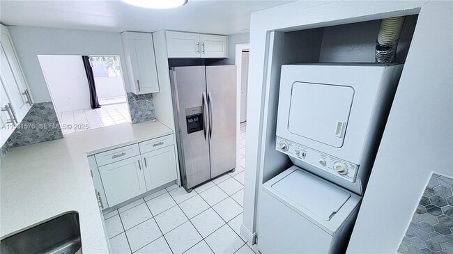 Photo - 10090 NW 80th Ct Unidad 1354