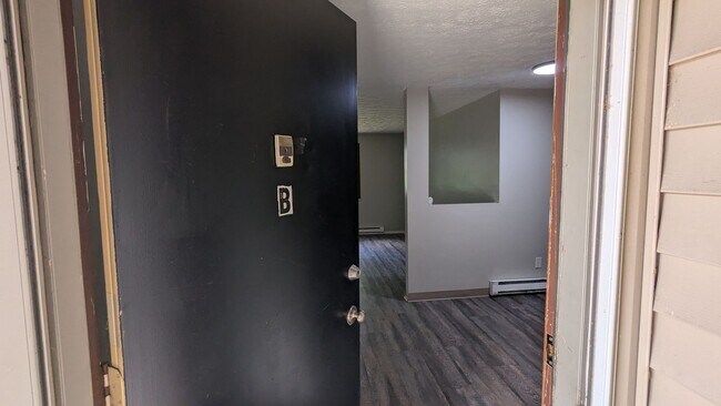 Photo - MN Cedar Village (809) Unidad Apt B