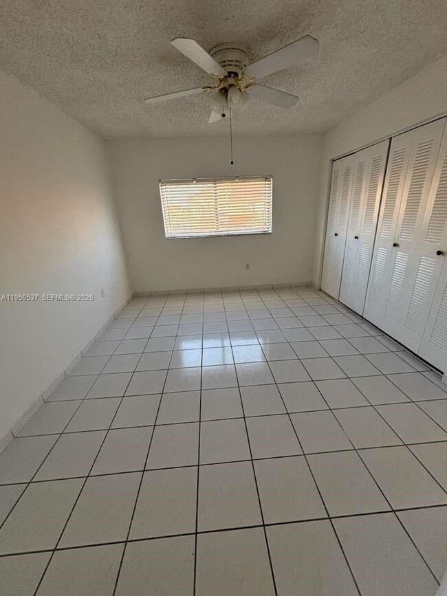 Photo - 613 NE 5th St Unidad 0