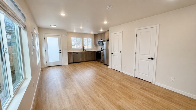 5734 NE 10th Ave Unit B