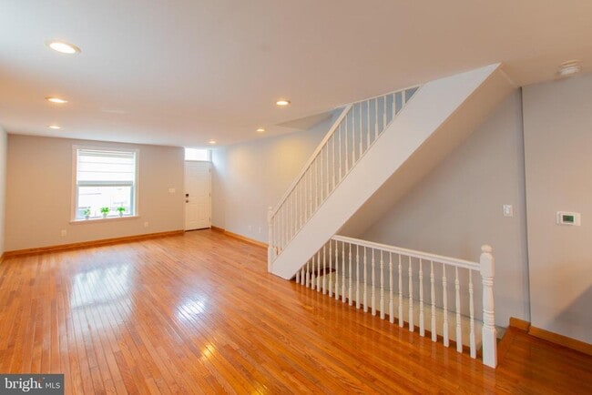 Photo - 152 Tree St