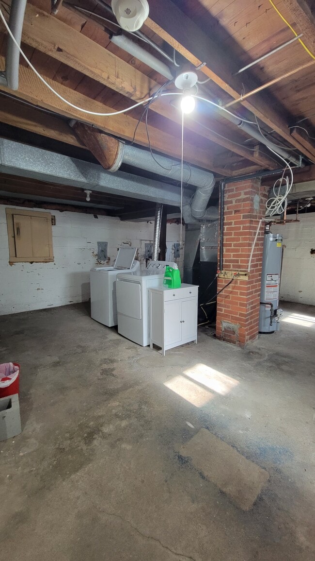 Photo - 922 6th St House