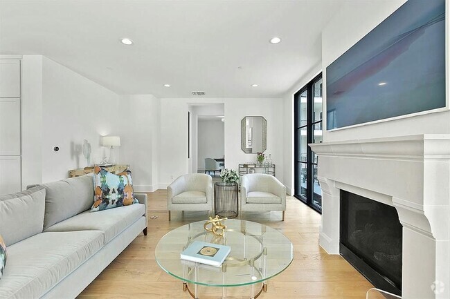 Building Photo - 5270 Town and Country Blvd Unit 2009 Rental