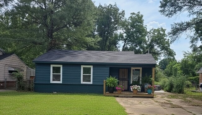 Building Photo - 3635 McDuff Ave