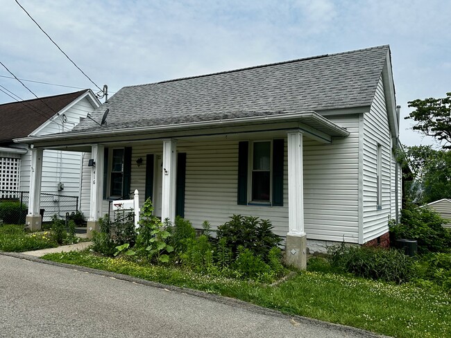Photo - 416 Barnes St House