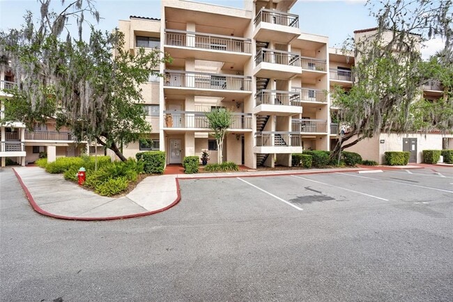 Building Photo - 1166 Carmel Cir Unit 100