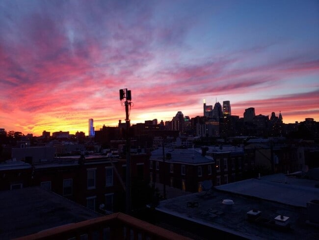 Building Photo - 931 S 10th St Unit 3rd Floor