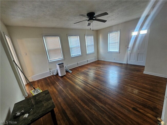Photo - 2572 Brecksville Rd